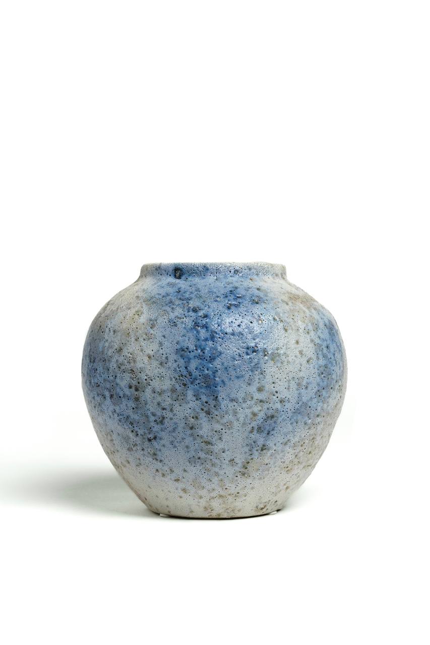 Yue Round Vessel in White with Blue Glaze